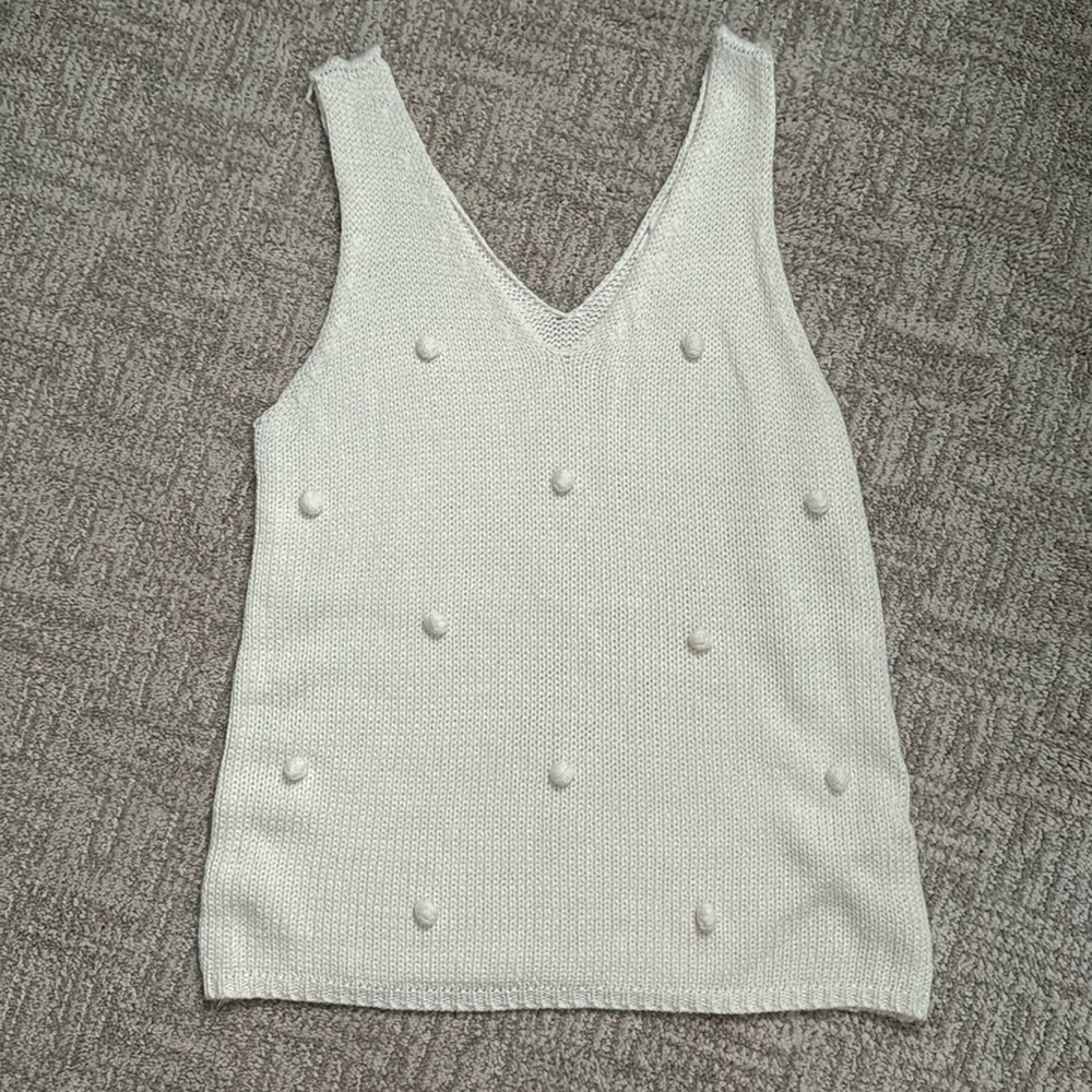 Cutie white woven top with pompoms